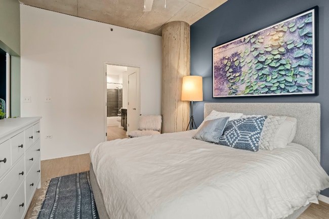 Photo - 1389 S State St