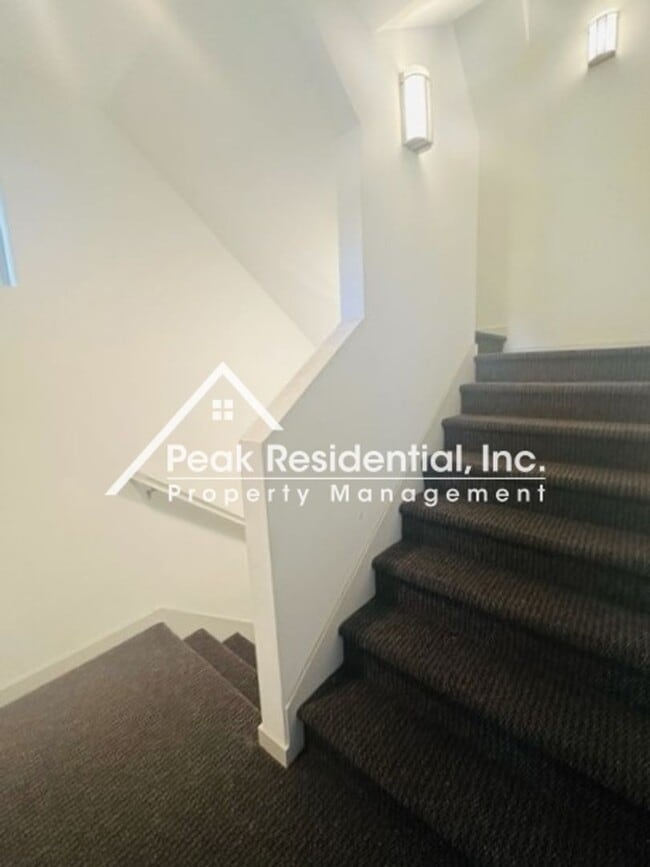 Photo - Beautifully Updated 1bd/1ba Land Park Area Condo with 1 Car Garage!