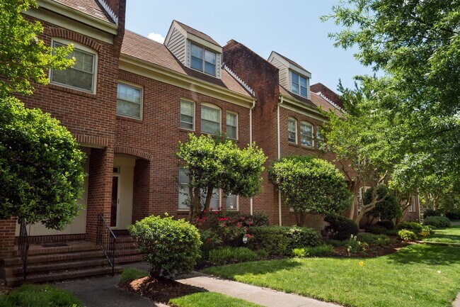 Photo - 1010 Colonial Ave