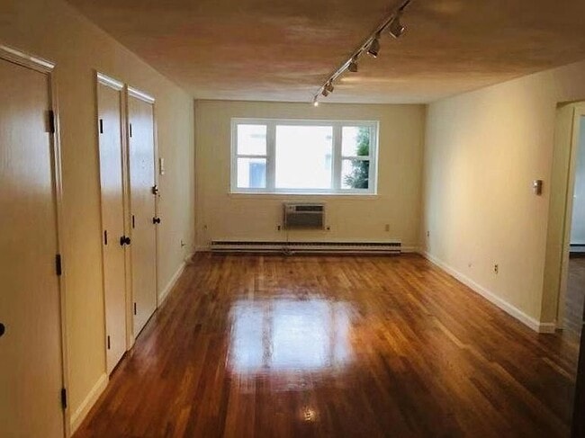 Photo - 104 Trowbridge St Unidad 4