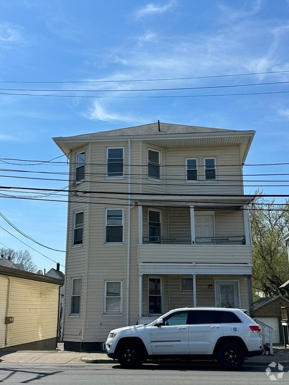 Building Photo - 539 Washington St Rental