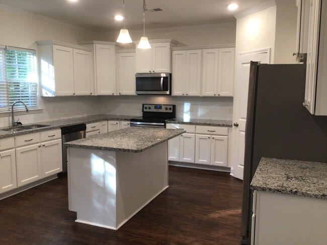 Photo - 132 McKelvey Pl