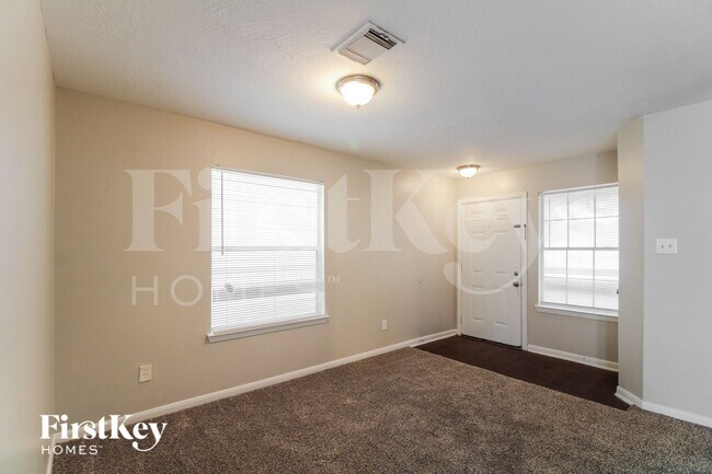 Photo - 6402 Mountain Pines Ln