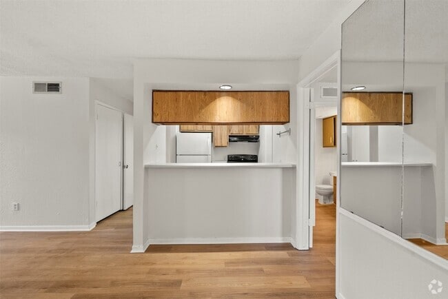 Building Photo - 1516 Bay Area Blvd Unit 1 Rental