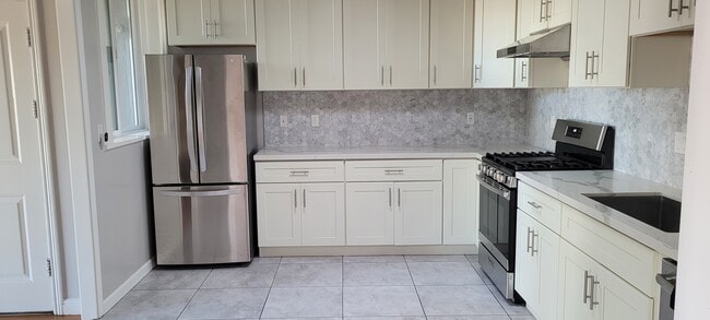 Building Photo - 257 Rome St