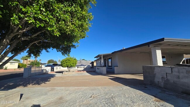 Photo - 5827 N 22nd Dr