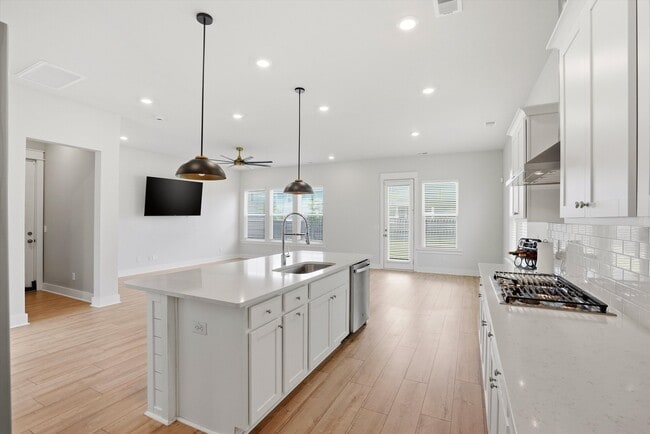 Photo - 392 Parish Farms Dr