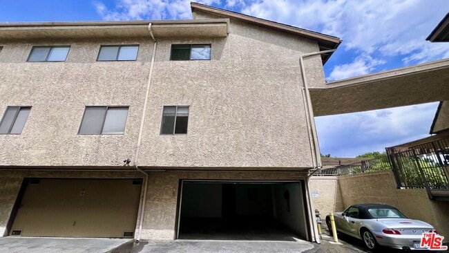 Building Photo - 15061 Sherman Way Unit A Rental