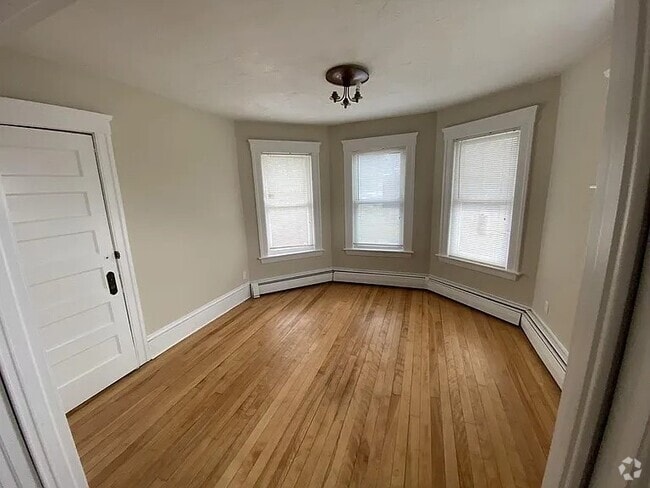 Building Photo - 181 Belmont St Rental