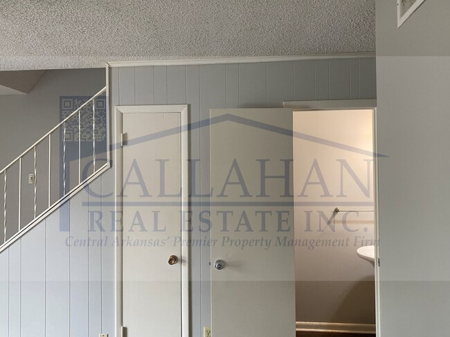 Photo - Duplex in NLR