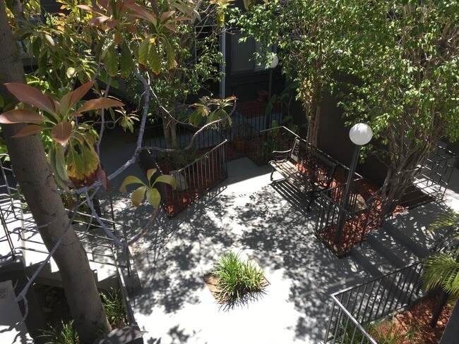 Photo - 501 Gayley Ave Unit 400