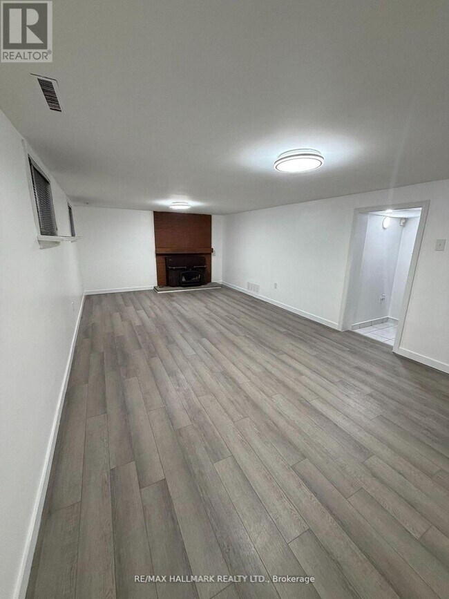 Photo - 43 Commons Dr