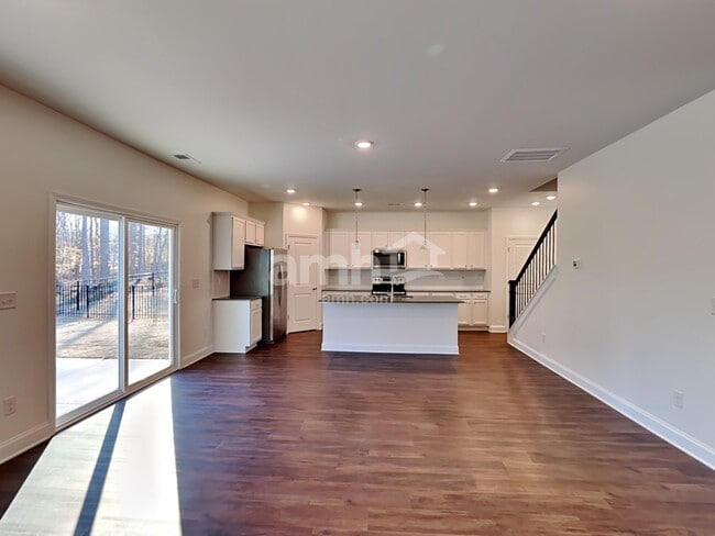 Photo - 626 Rivermist Dr