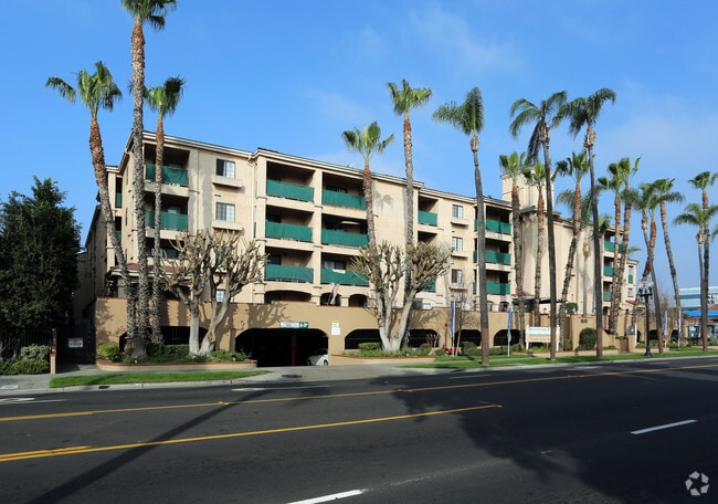 Photo - BROADWAY PLAZA APTS