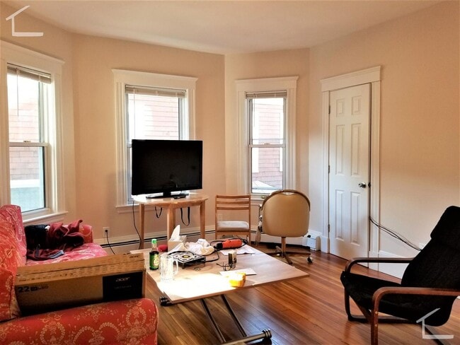 Photo - BU West / Packard's Corner - Renovated 5 bed/2 Bath on Chester St for September 1st, 2026