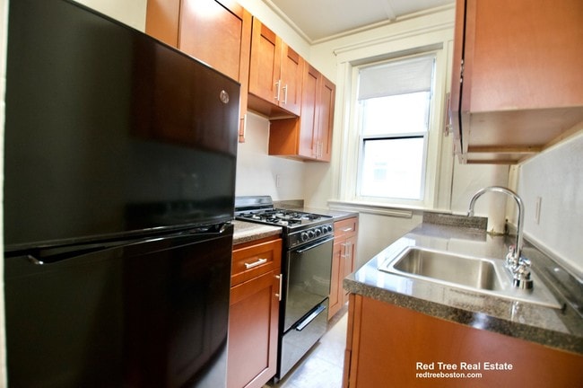 Building Photo - 1175 Boylston St Unit 6