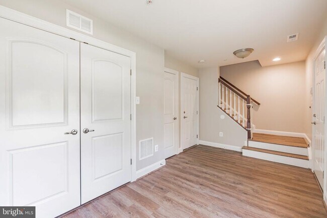Photo - 513 Girard St