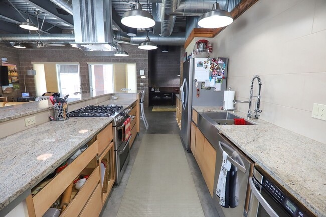 Photo - 2 bedroom, 2 Bath