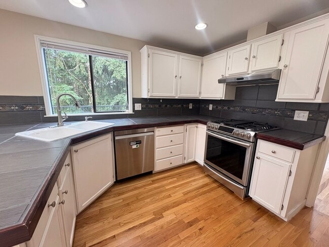 Photo - Bright and Spacious Newcastle Home -Open House Saturday the 27th 4:00-5:00
