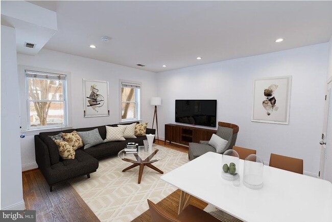 Building Photo - 412 Evarts St NE Unit 1