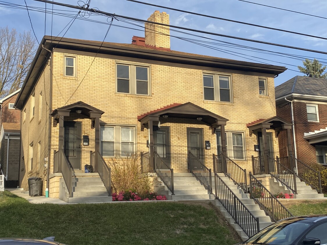 Front - 207 Castle Shannon Blvd (Pittsburgh, PA)