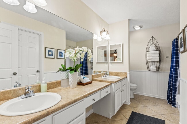 Photo - 136 White Cap Way