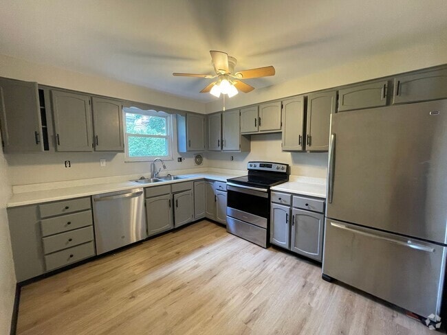 Building Photo - 112 Woodlawn Ave Unit Apt 2