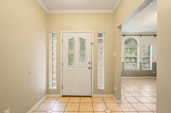 Photo - 117 White Feather Trail