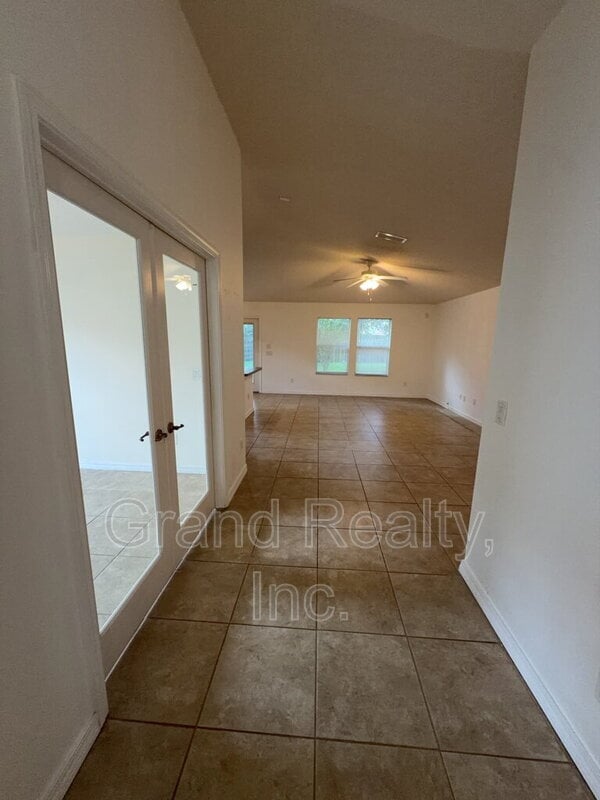 4857 Makenna Cir