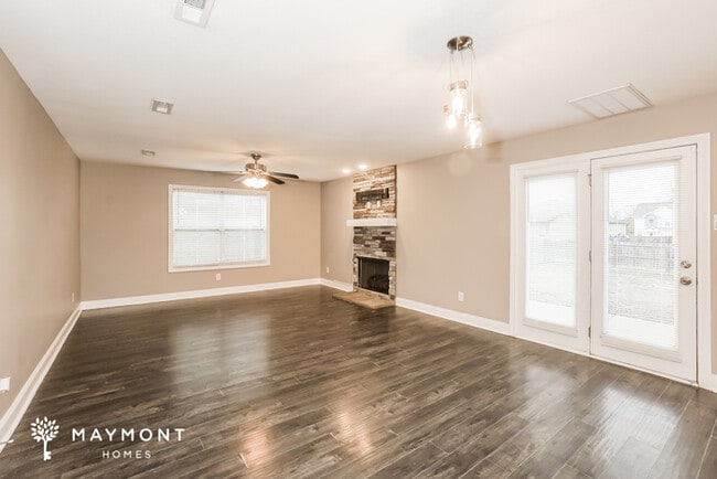 Photo - 521 Sourwood Dr