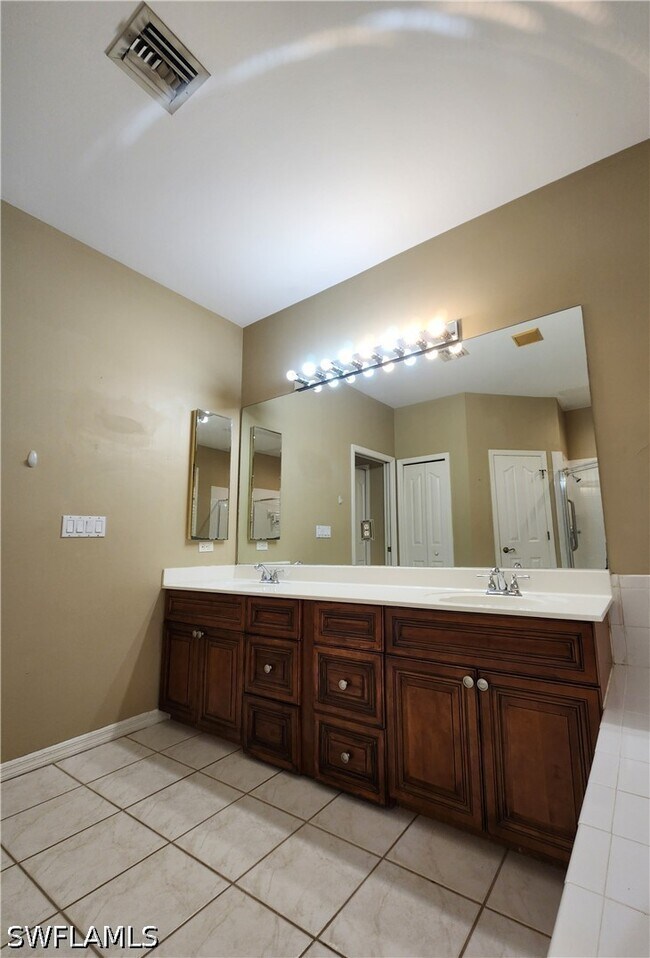 11082 Lakeland Cir