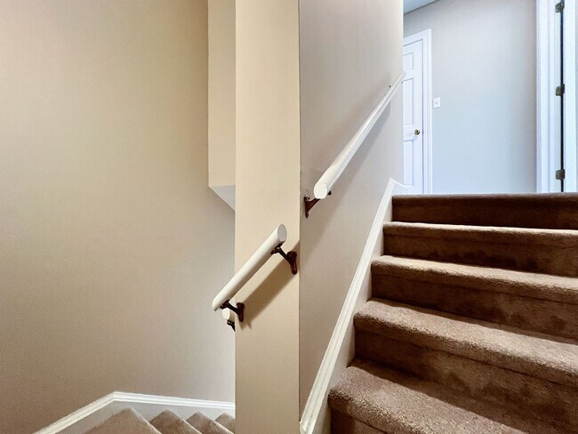 Photo - 330 Hanover Arms Ct