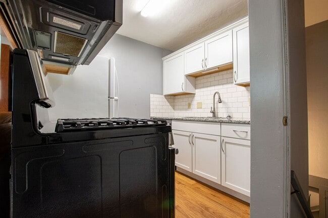 Photo - 62-63 Country Club Rd. Unidad 62