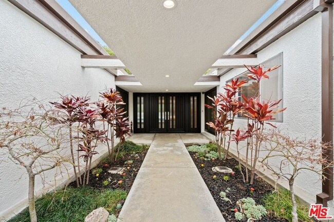 Photo - 3135 Chandelle Rd