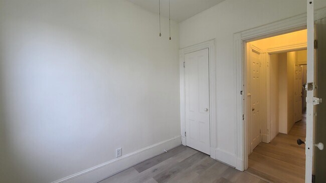 Photo - 242 Bowers St Unit 3