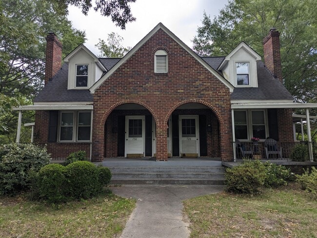 Building Photo - 730 Woodrow St Unit 1
