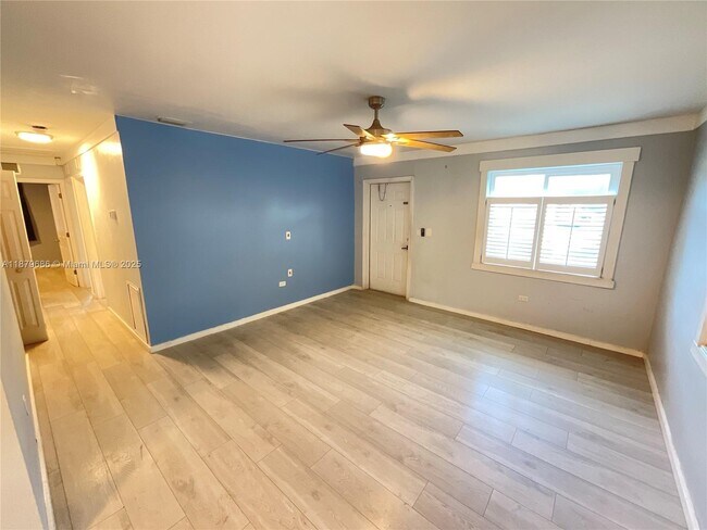 Photo - 385 NW 129th St