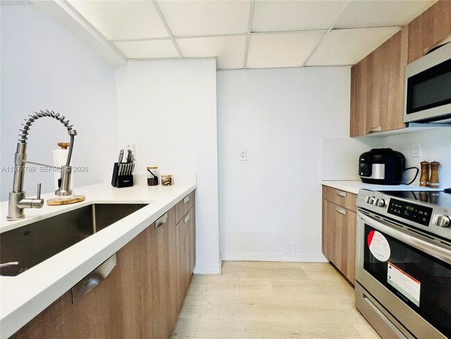 Photo - 540 Brickell Key Dr Unit 202