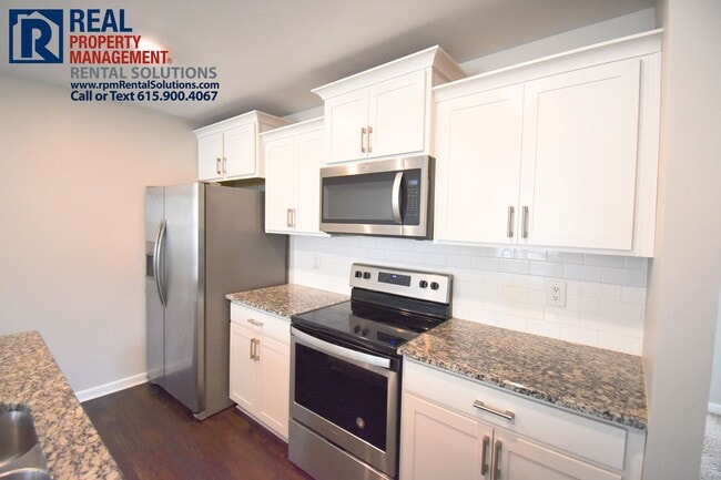 Photo - Gorgeous luxury 2BD/2.5BA M'boro townhome across from MTSU! Attached garage & washer/dryer!