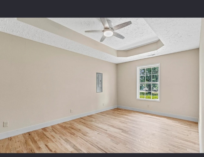 Photo - 1623 W Hovey St