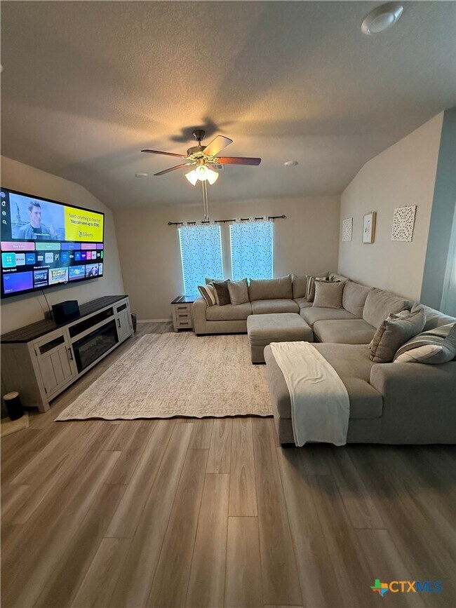 Photo - 146 Ellenora Dr