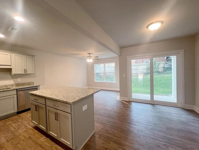 106 Keel Ln