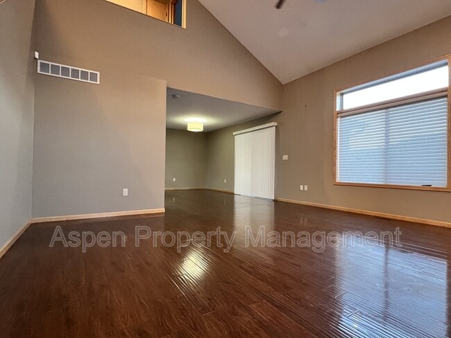 Photo - 1765 Sara Ct