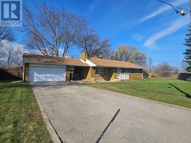 Photo - 5881 Britannia Crescent