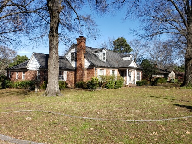 Building Photo - 5390 Walnut Grove Rd Rental