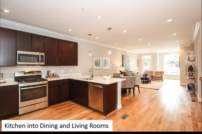 Kitchen - 1131 5th St NE Unit 1