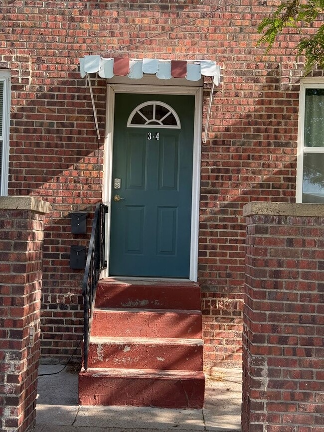 Building Photo - 101 E 19th St Unit 101 E 19th St Apt 4