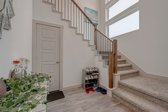 Photo - 6850 Amber Clf Ln