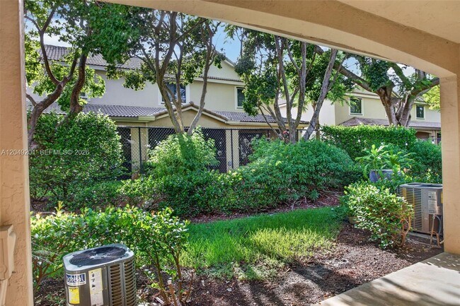 3969 Orange Tree Ln