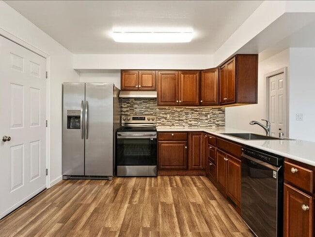 Photo - 3106 S Elm Ct Unit B